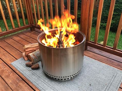 While Breeo offers the option to custom build the perfect fire pit for your outdoor space, Solo Stove fire pits are lighter and more portable. . Can you burn paper in a solo stove
